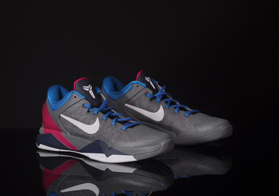 nike-zoom-kobe-vii-grey-white-